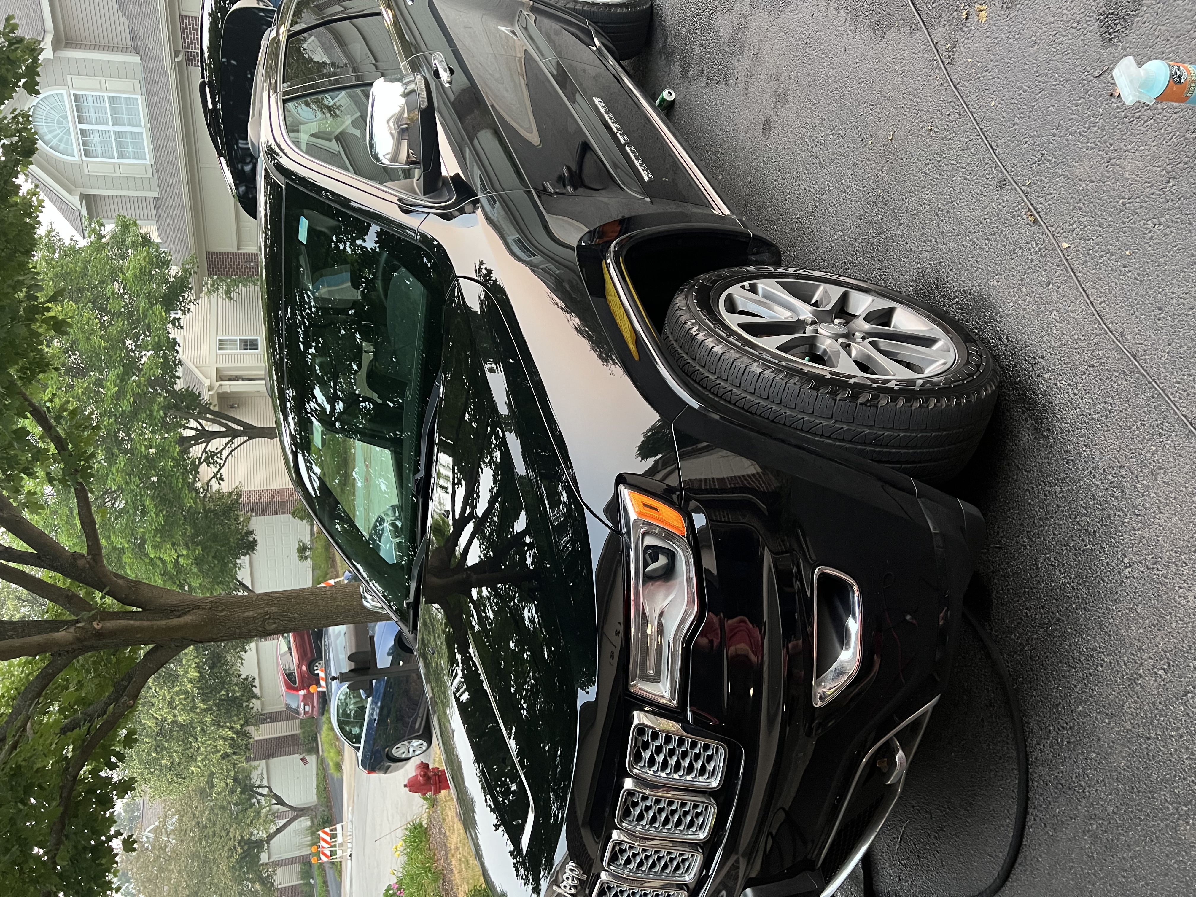 Jeep Grand Cherokee side profile